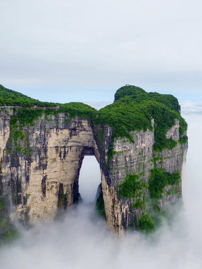5-Day Epic Zhangjiajie Tour  (Legendary Zhangjiajie+Waterfall Town Furong + Romantic Fenghuang+Borderland Chadong)