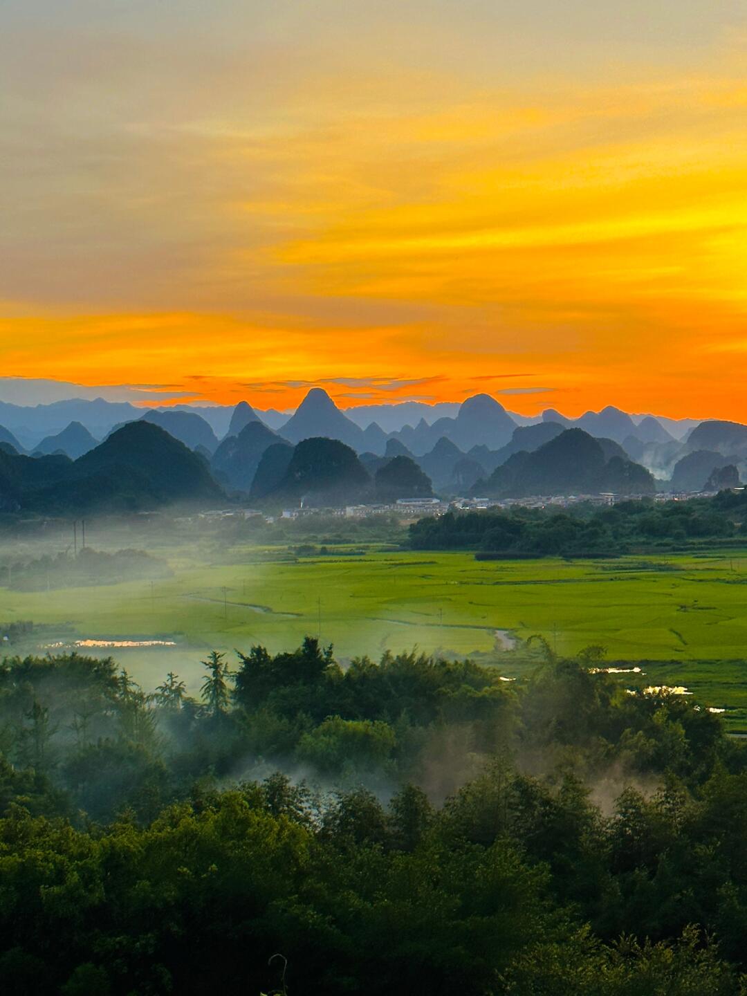 10-Day Enchanting China Tour （Modern Shenzhen · Breathtaking Guilin · Magical Chongqing · Classical Chengdu）