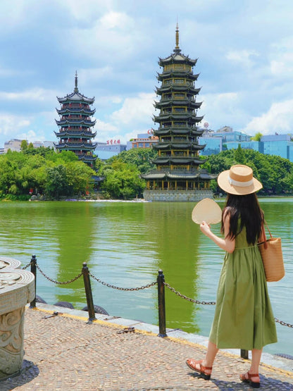 10-Day Enchanting China Tour （Modern Shenzhen · Breathtaking Guilin · Magical Chongqing · Classical Chengdu）