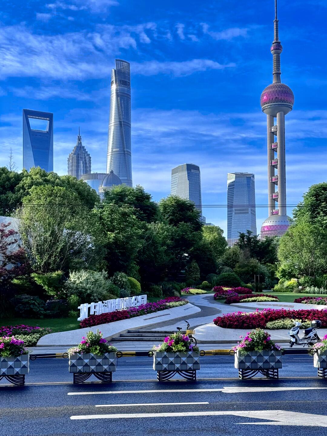 5 DAYS Modern Skylines & Ancient Charm Classic Journey Through East China（Vibrant Shanghai · Elegant Suzhou · Poetic Hangzhou）